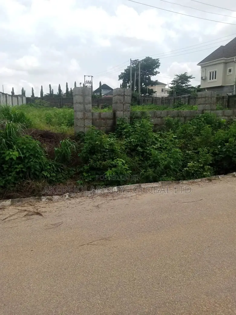 750sqm of Residential Plot in Life Camp
