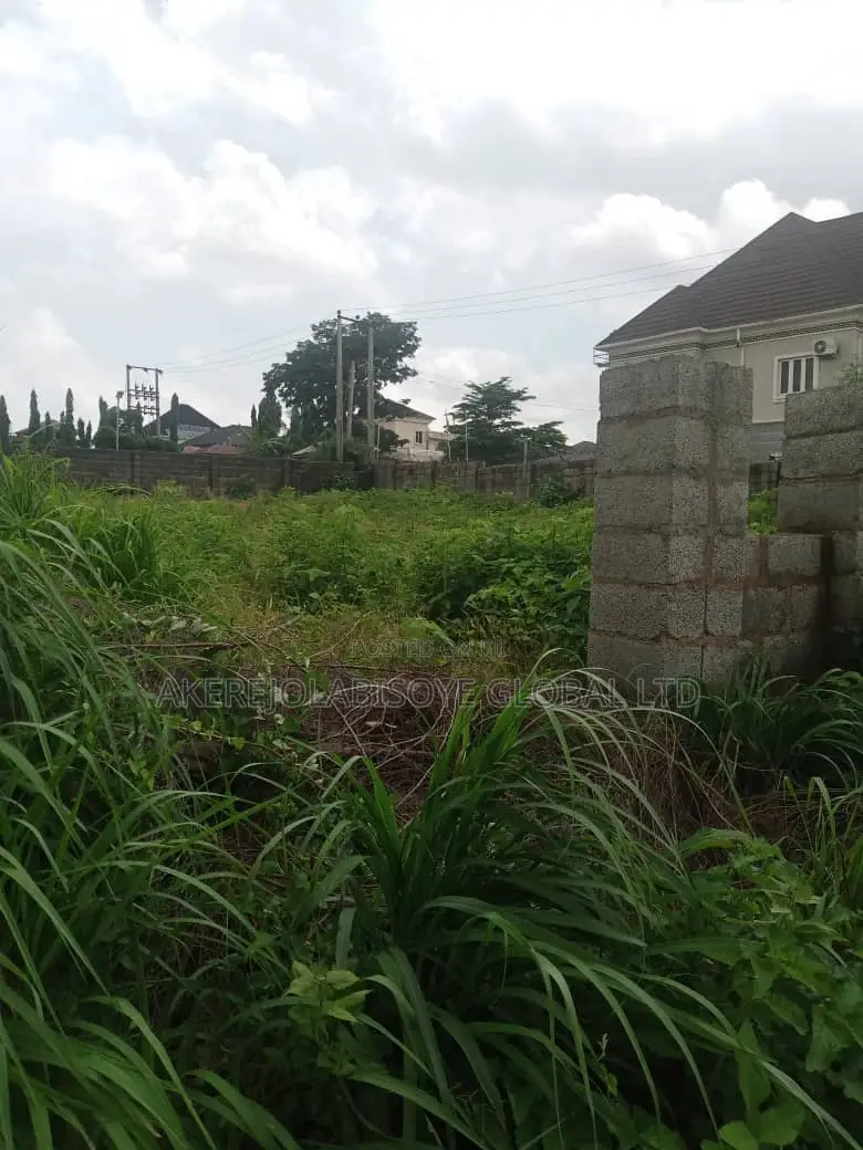 750sqm of Residential Plot in Life Camp