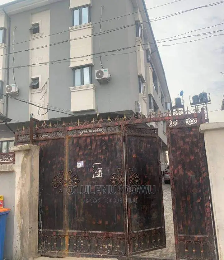 Furnished 3bdrm Block of Flats in Alimosho for sale in Alimosho