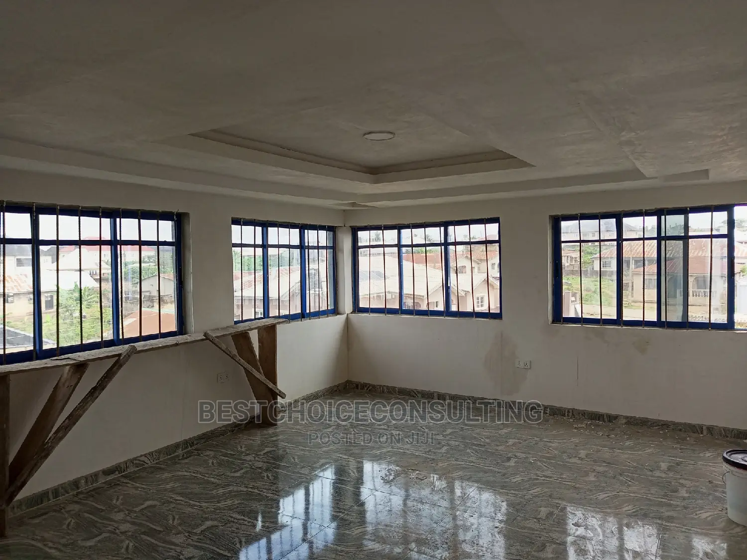 Lounge Space for Lease by the Road, in Akala Expr. Kasumu Rd in Akala Express