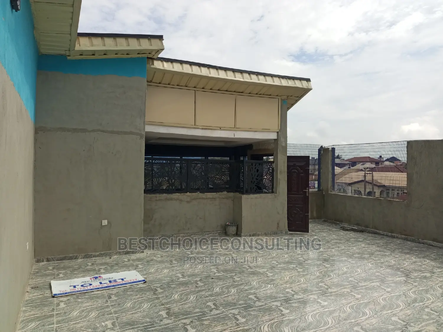 Lounge Space for Lease by the Road, in Akala Expr. Kasumu Rd in Akala Express