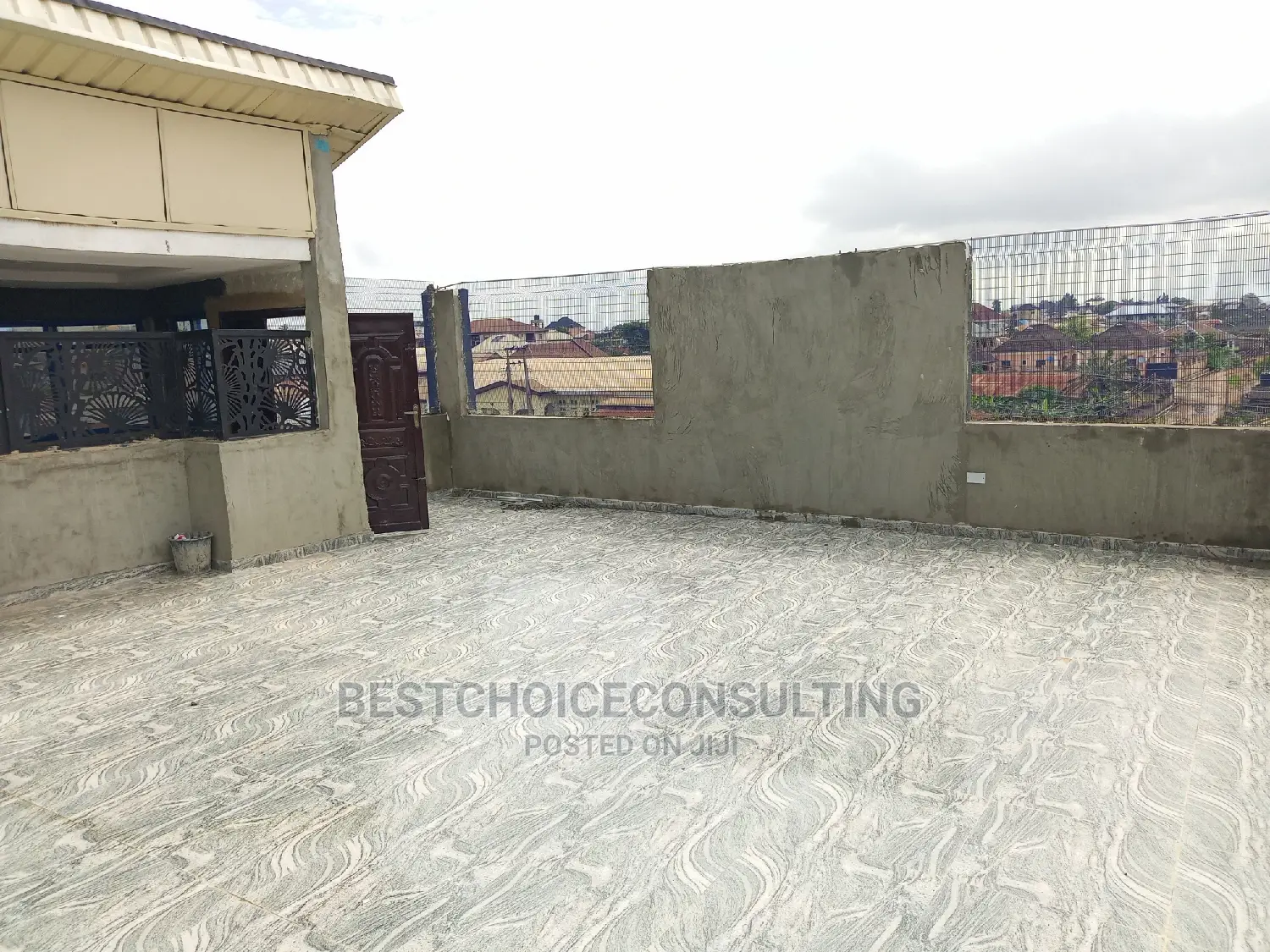 Lounge Space for Lease by the Road, in Akala Expr. Kasumu Rd in Akala Express