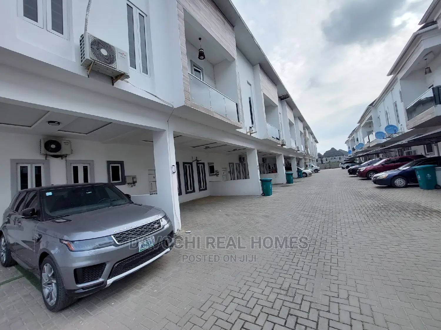 4bdrm Duplex in Immediately After for rent in Chevron