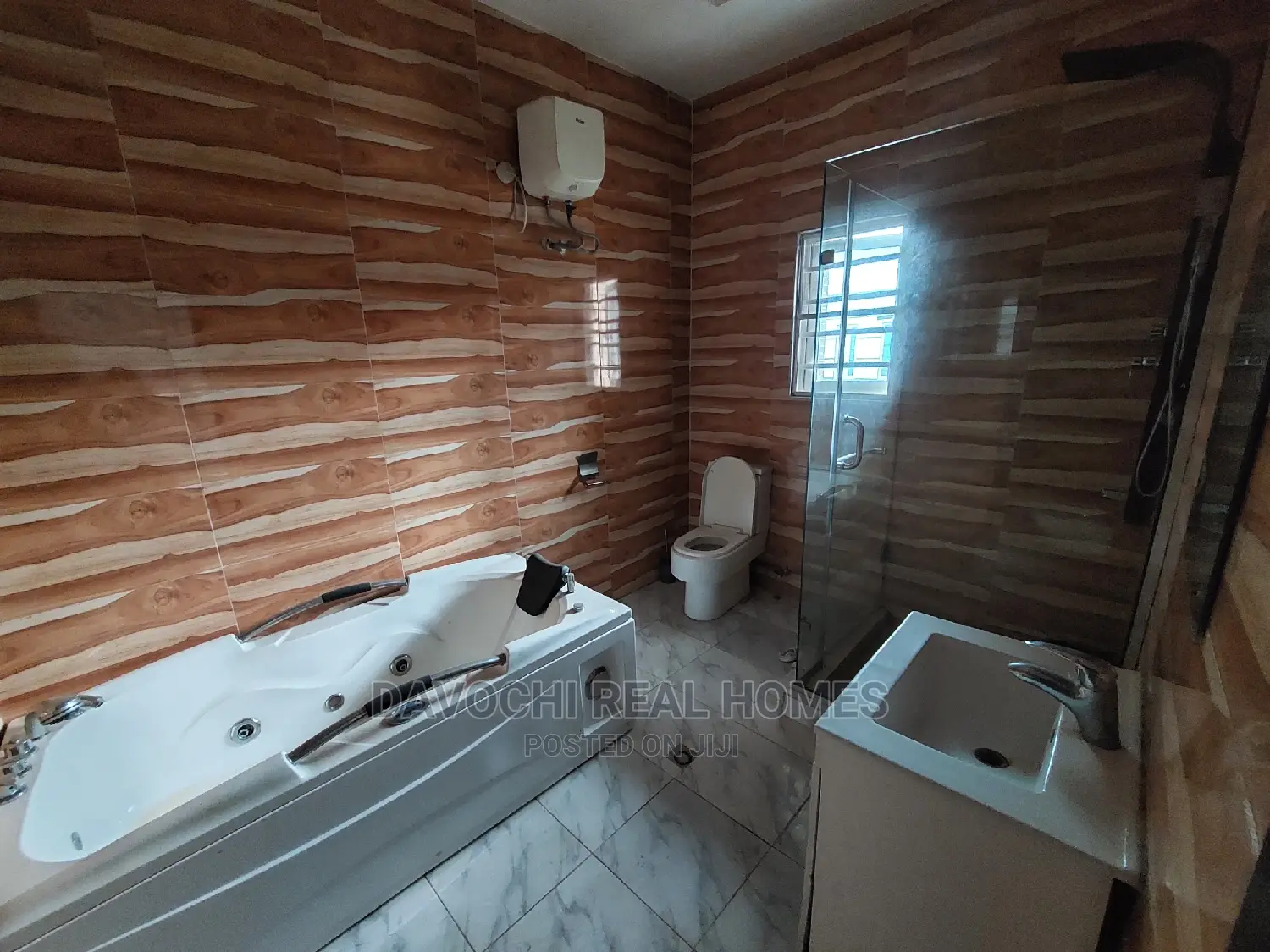 4bdrm Duplex in Immediately After for rent in Chevron