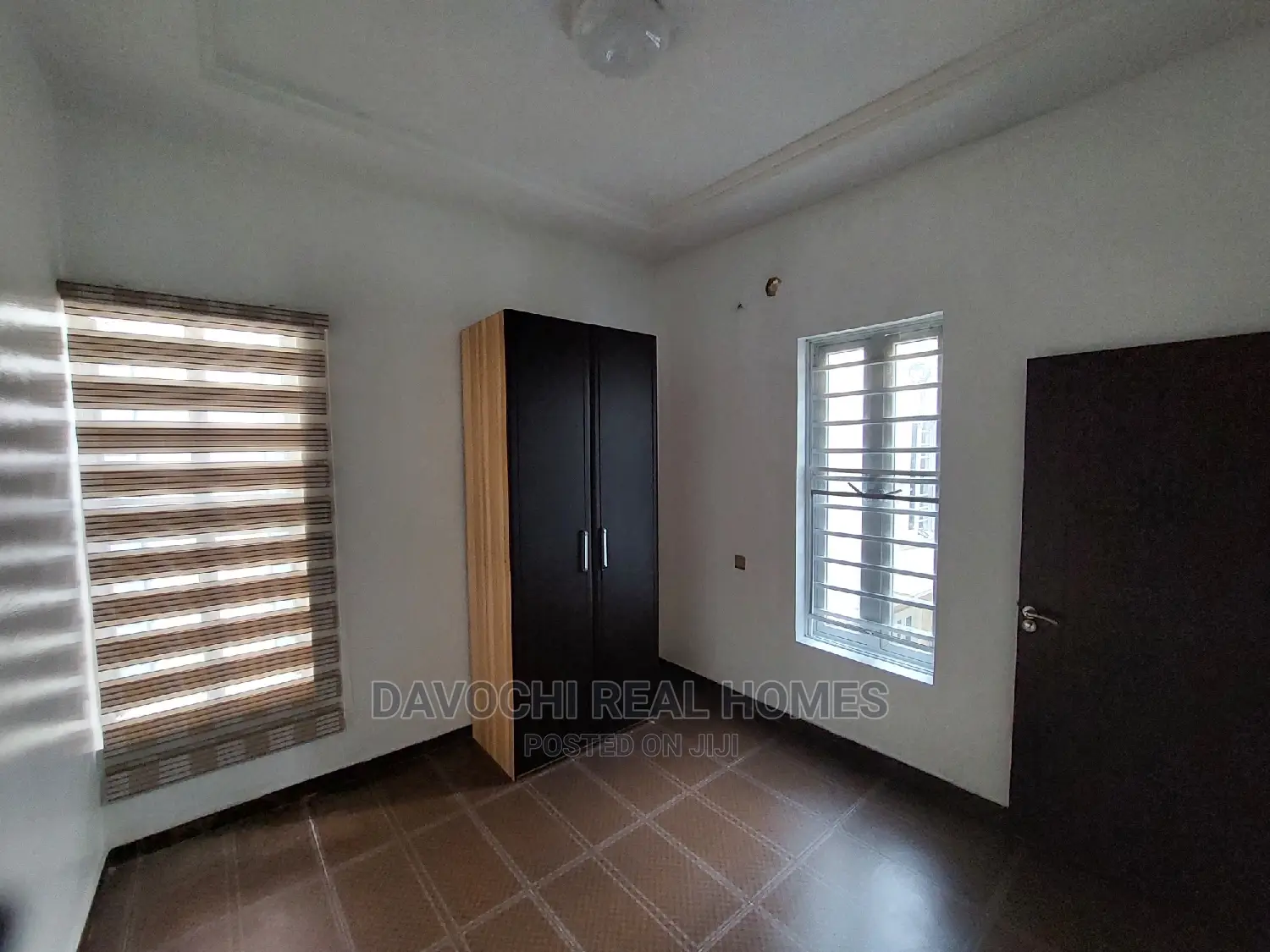 4bdrm Duplex in Chevron for rent in Chevron