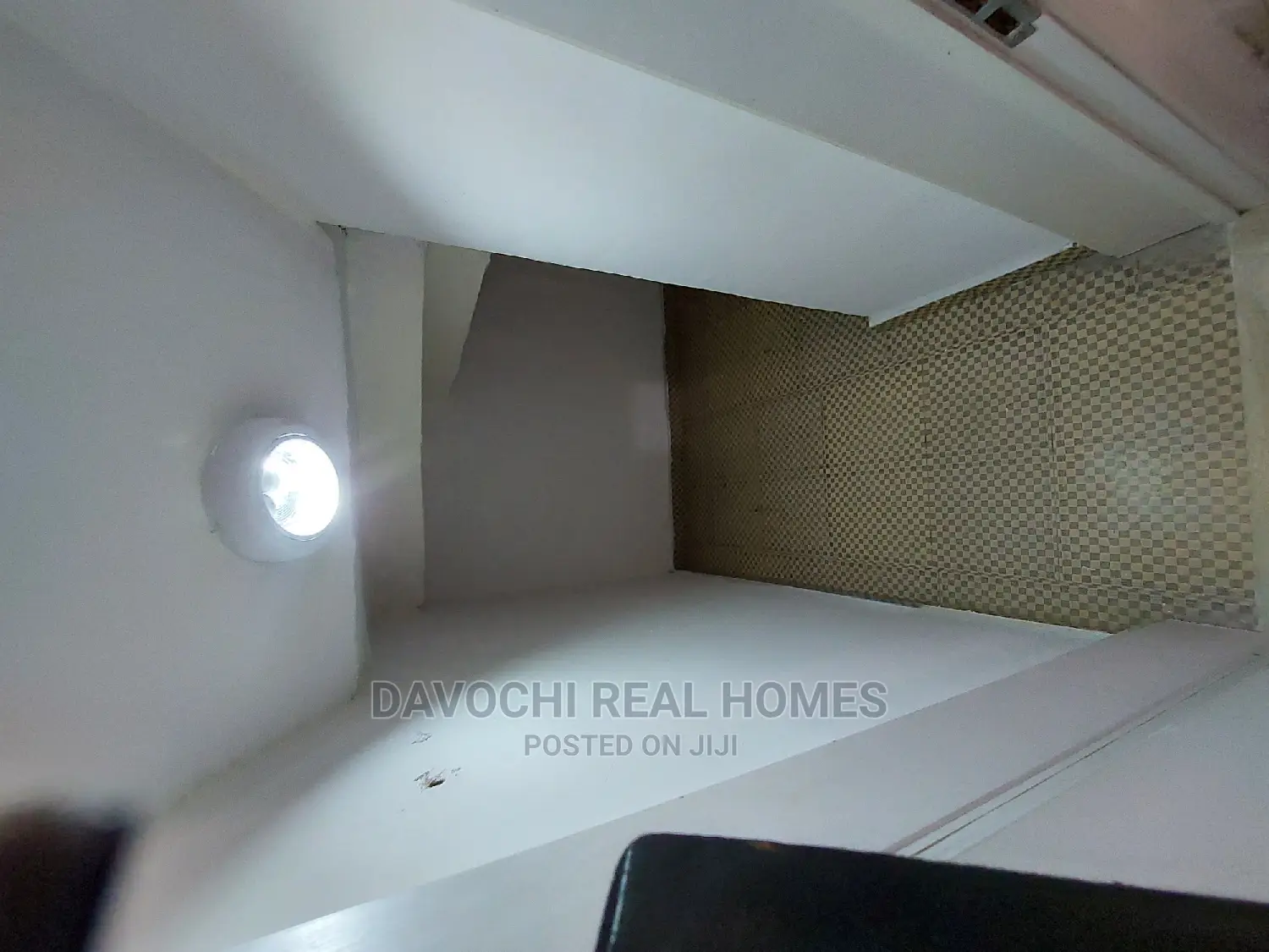 4bdrm Duplex in Chevron for rent in Chevron