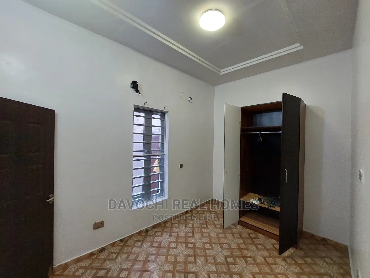 4bdrm Duplex in Chevron for rent in Chevron