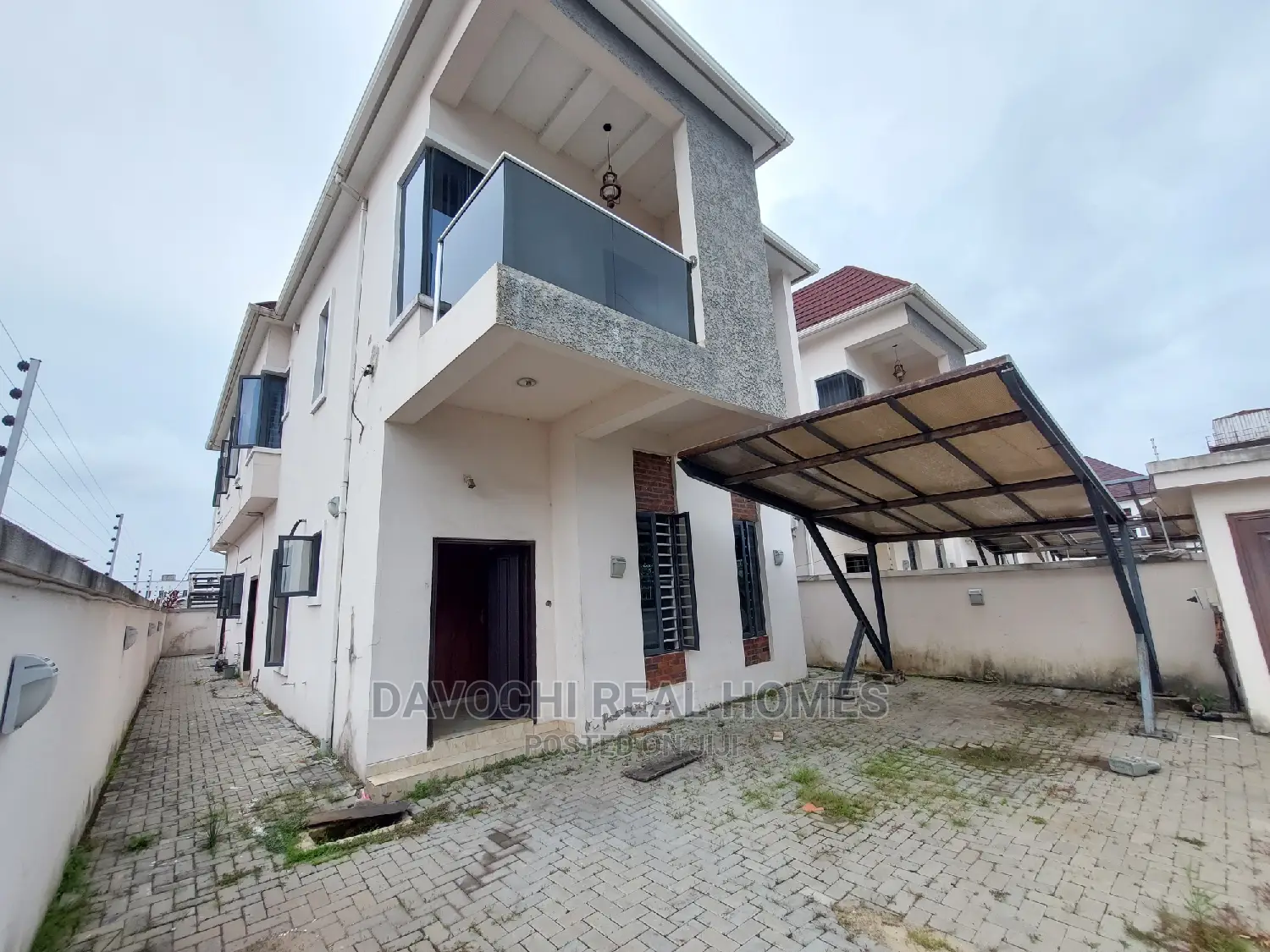 4bdrm Duplex in Orchid Road, Chevron for rent in Chevron