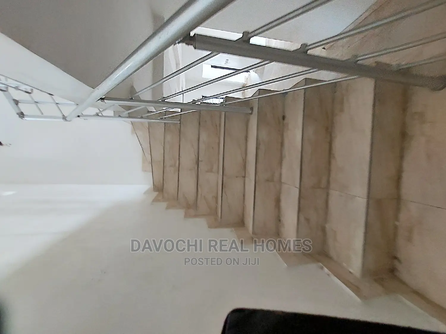 4bdrm Duplex in Orchid Road, Chevron for rent in Chevron