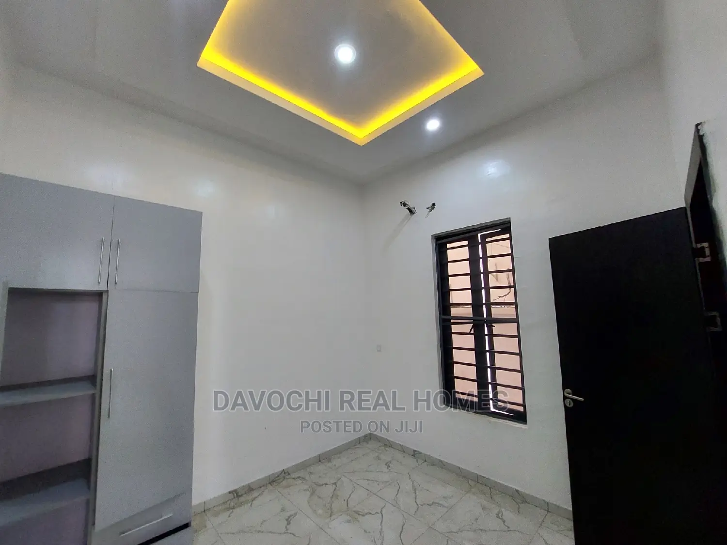 4bdrm Duplex in Chevron for rent in Chevron