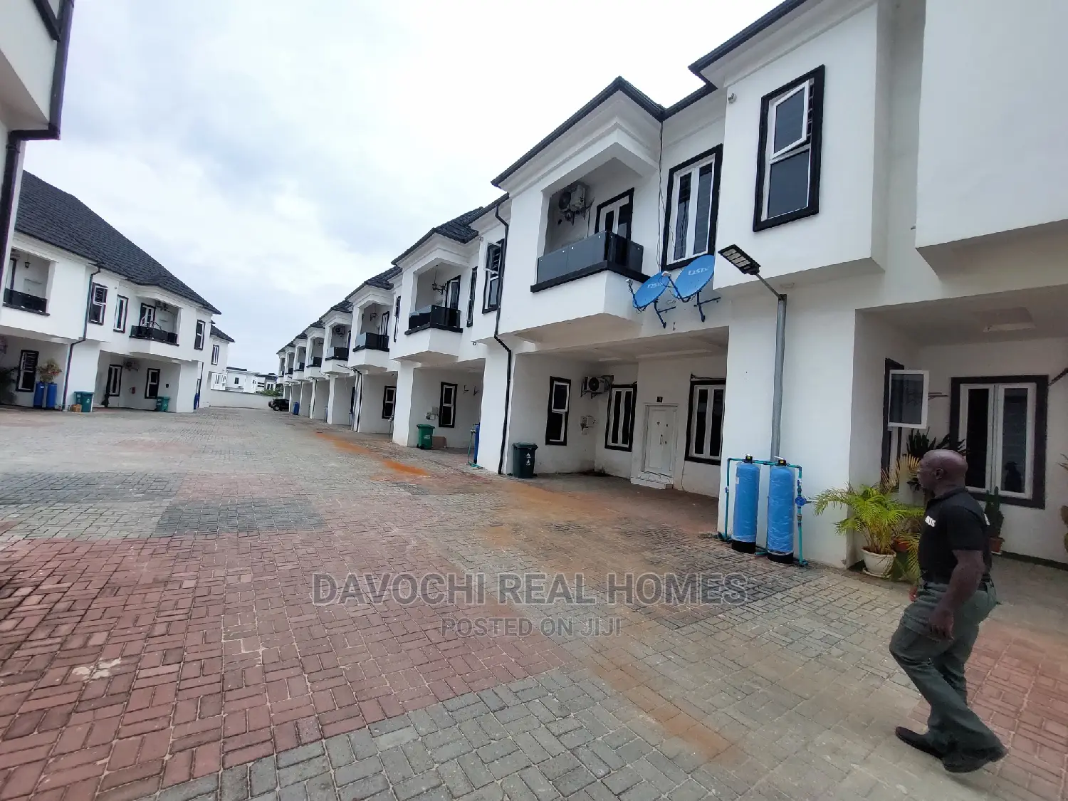 4bdrm Duplex in Second Toll Gate, Chevron for rent in Chevron
