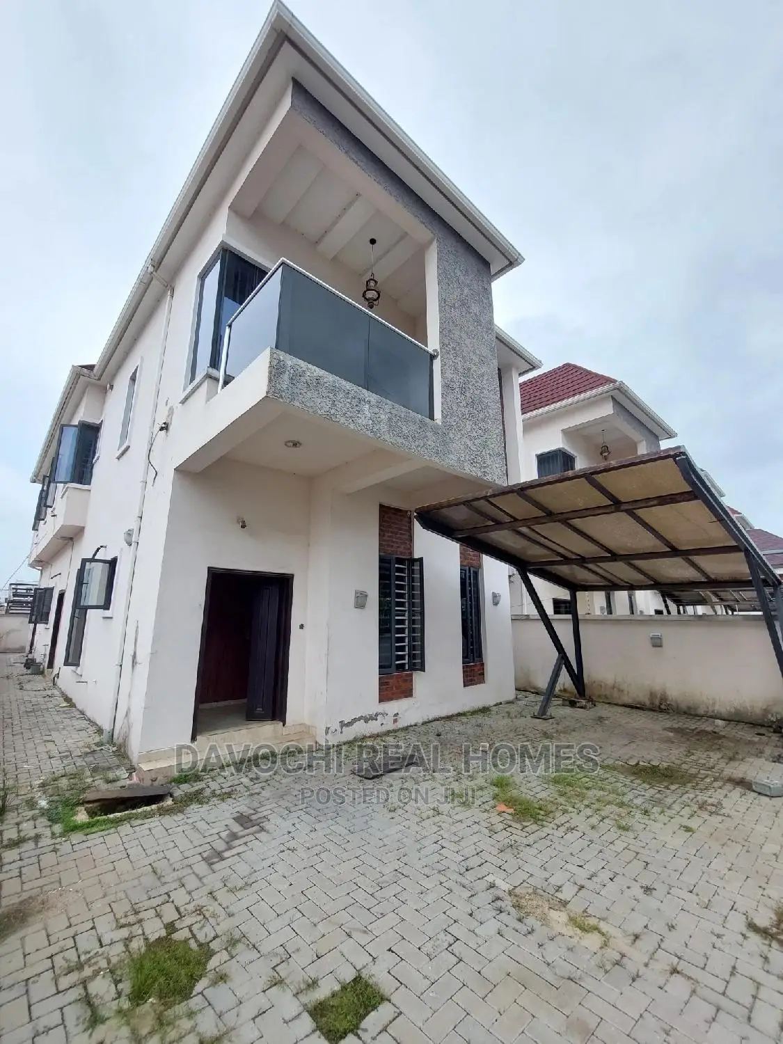 4bdrm Duplex in Orchid Road, Chevron for rent in Chevron