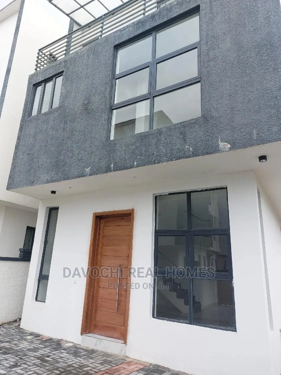 4bdrm Duplex in Chevron Drive for rent in Chevron