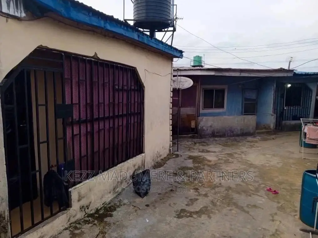 8bdrm Block of Flats in Eligbolo, Port for sale in Port-Harcourt