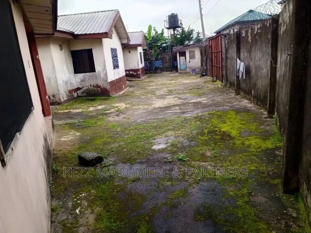 8bdrm Block of Flats in Eligbolo, Port for sale in Port-Harcourt