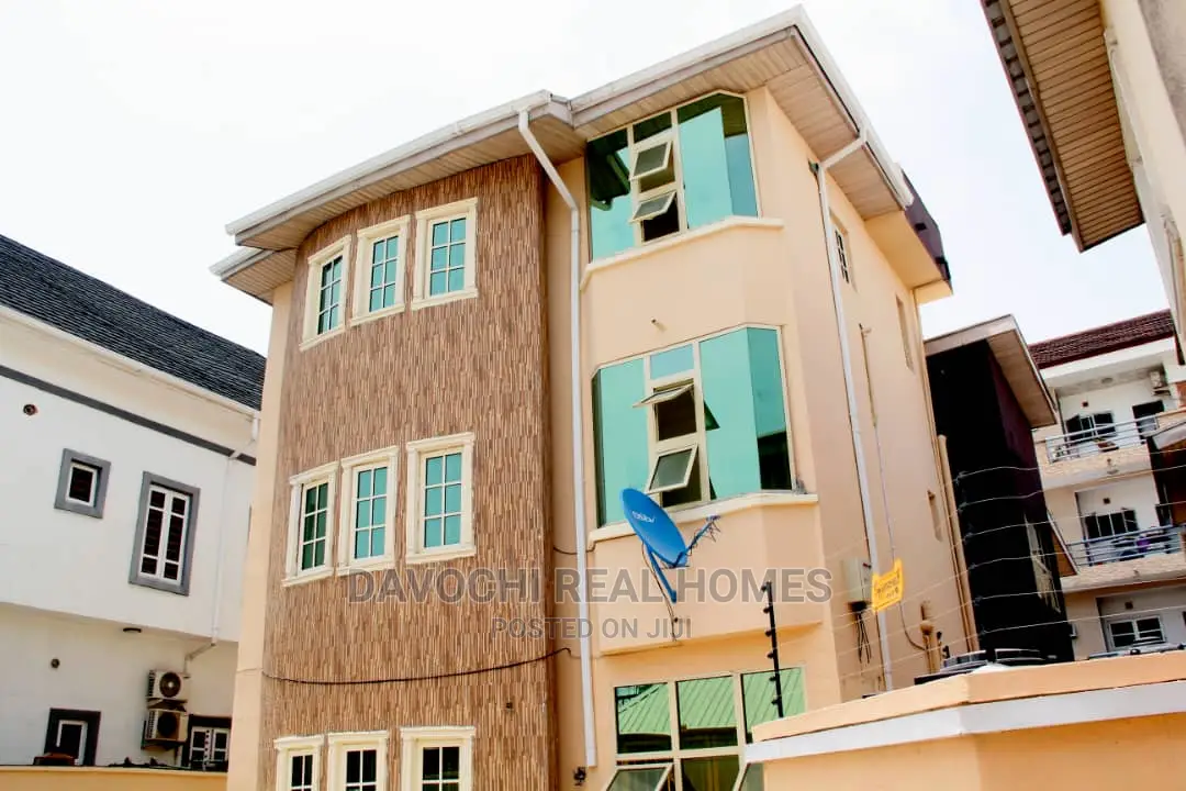 Furnished 3bdrm Apartment in Bourdillon Court, Chevron for rent in Chevron