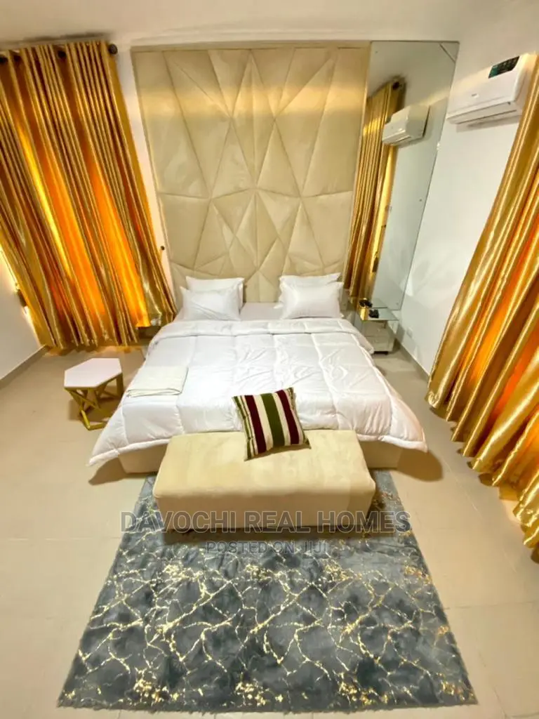Furnished 3bdrm Apartment in Bourdillon Court, Chevron for rent in Chevron