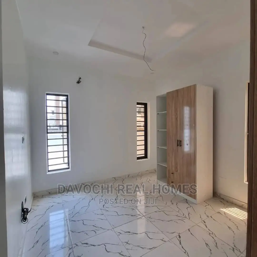 2bdrm Apartment in Orchid Road, Ikota for rent in Ikota