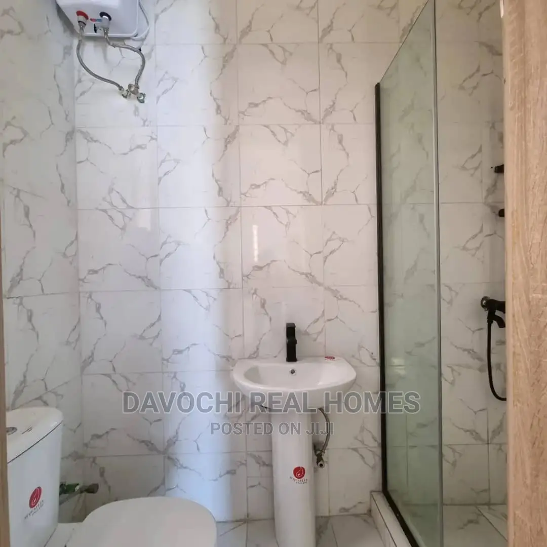2bdrm Apartment in Orchid Road, Ikota for rent in Ikota
