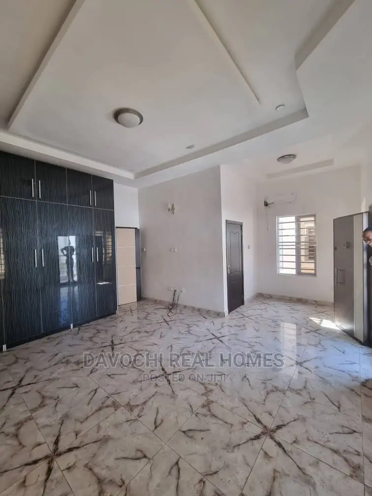 4bdrm Duplex in Chevron Conservation for rent in Chevron