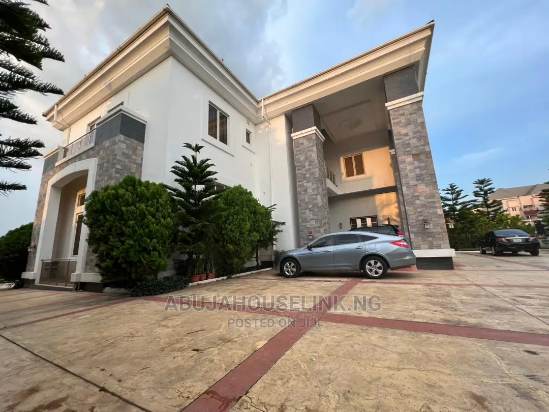 Furnished 7bdrm Duplex in Guzape Abuja for sale in Guzape District