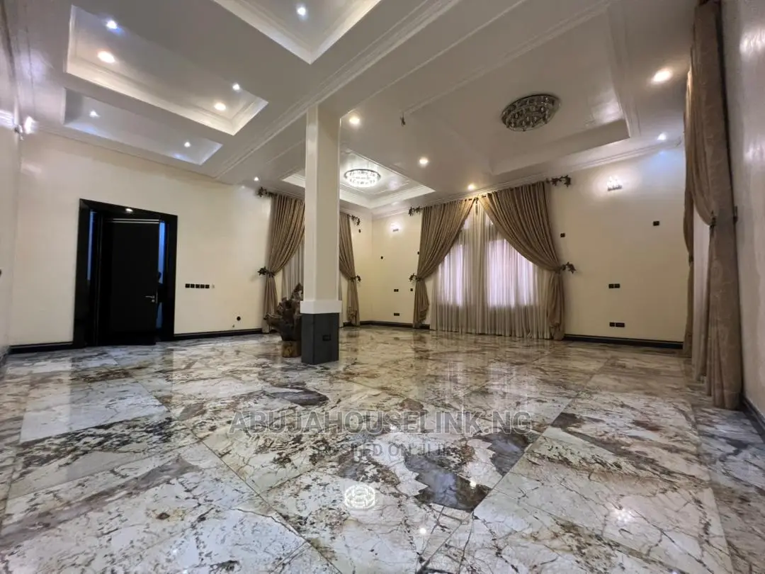 Furnished 7bdrm Duplex in Guzape Abuja for sale in Guzape District