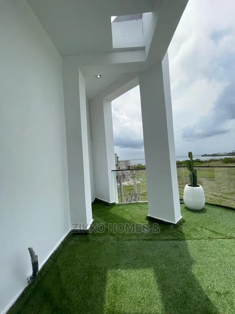 5bdrm Duplex in Osapa London for sale in Osapa london