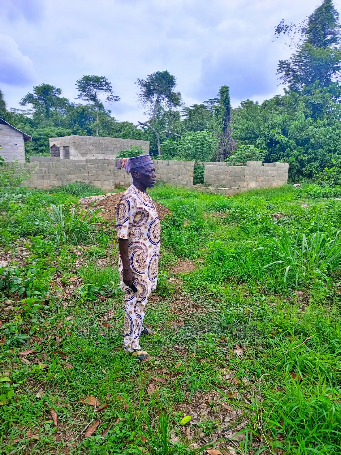 Acres of Land for Sale at Lagos-Ibadan Expressway in Obafemi-Owode