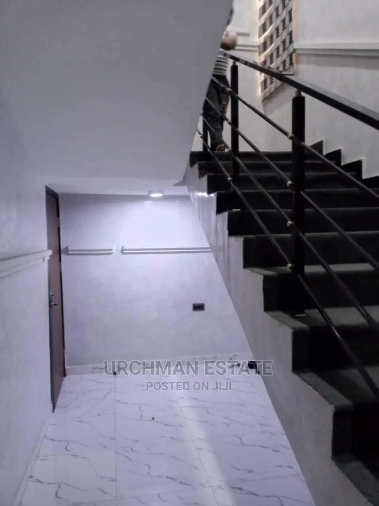 Furnished 6bdrm Duplex in Oteyi Estate, Abule Ado for sale in Abule Ado