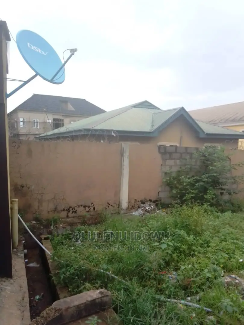 Furnished 3bdrm Block of Flats in Alimosho for sale in Alimosho