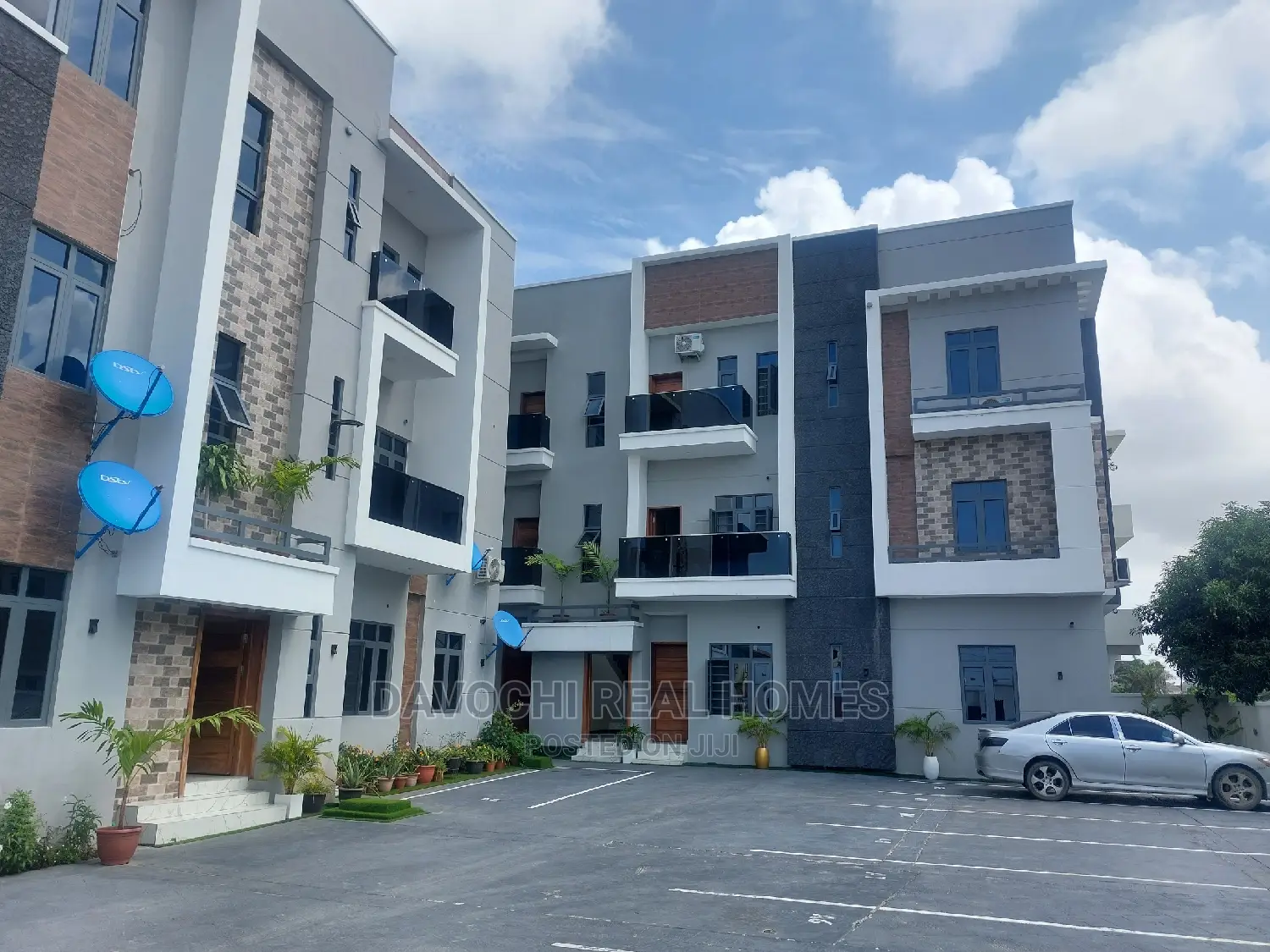 2bdrm Apartment in Abraham Adesanya, Lekki for rent in Lekki