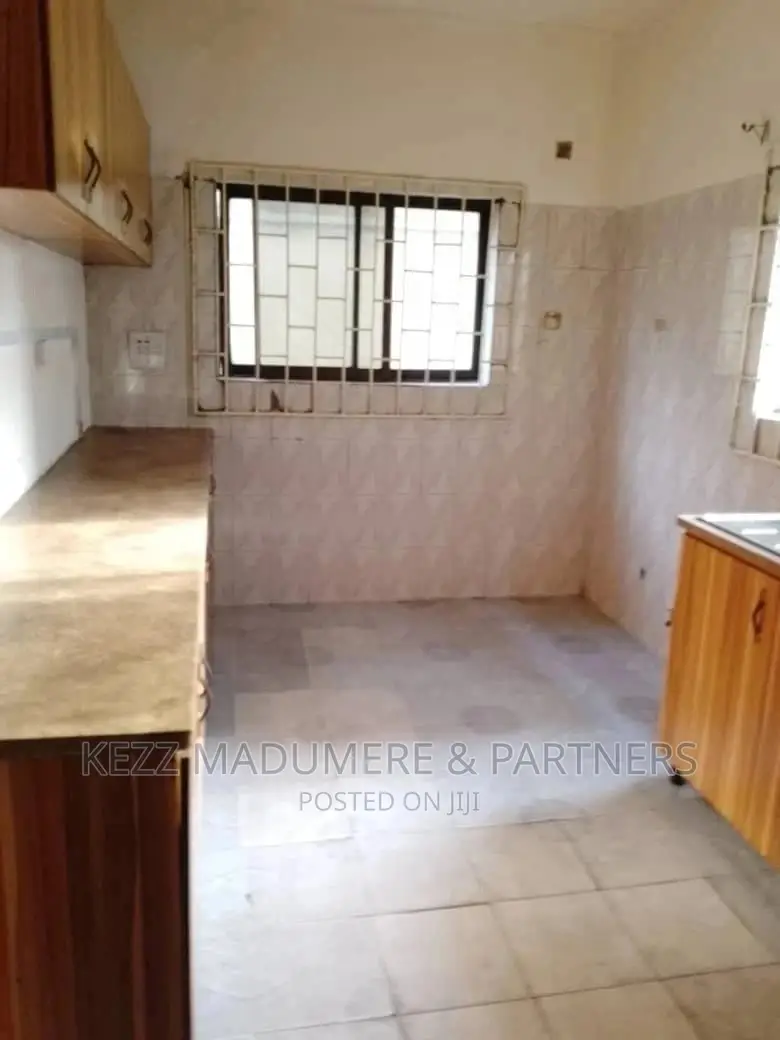3bdrm Block of Flats in New Gra Housing, Port-Harcourt for sale in Port-Harcourt