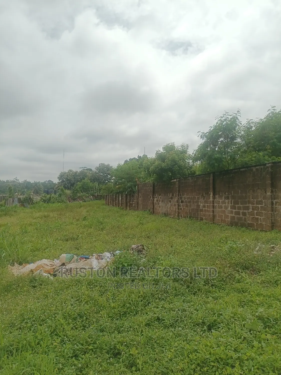 Commercial Land Measuring About 1400sm in Agbowo