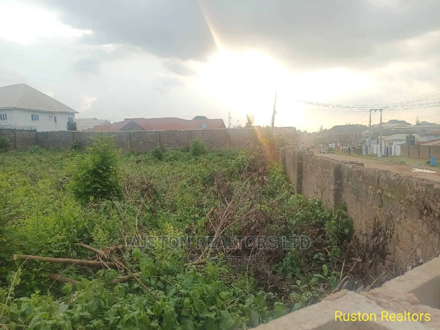 Commercial Land Measuring About 1400sm in Agbowo