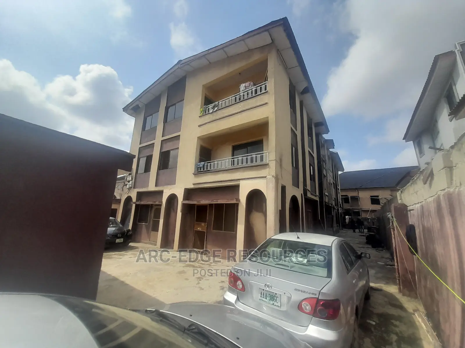 3bdrm Block of Flats in Ago Palace for sale in Ago Palace