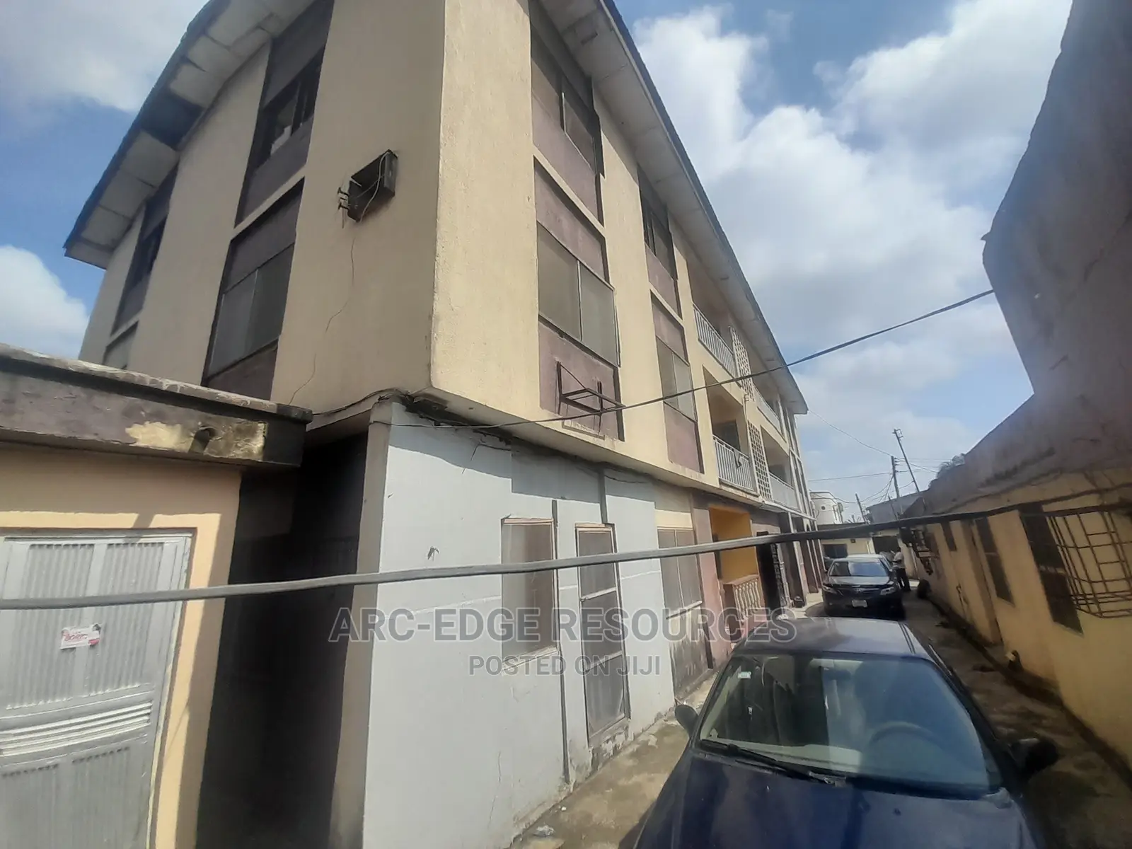 3bdrm Block of Flats in Ago Palace for sale in Ago Palace