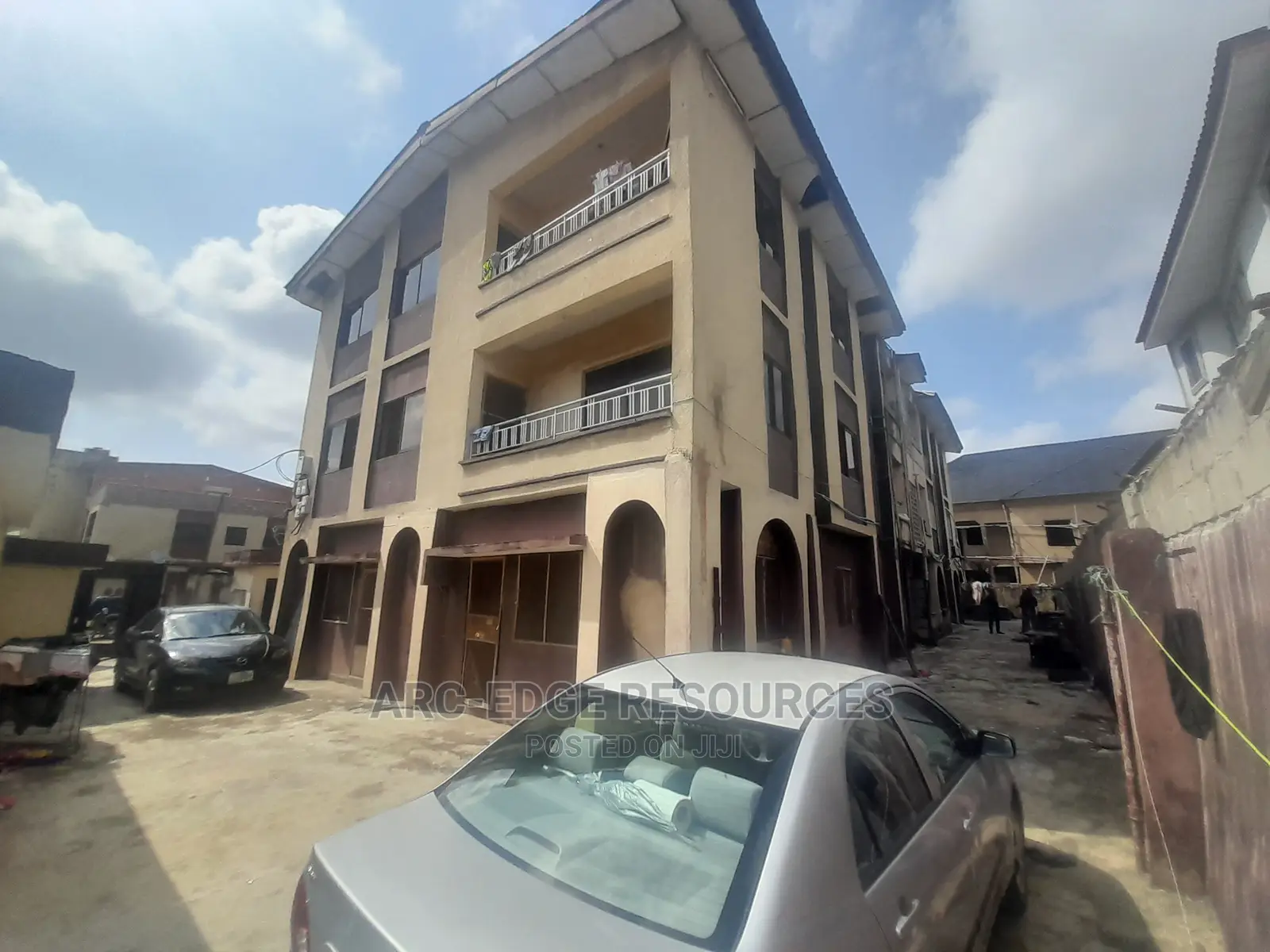 3bdrm Block of Flats in Ago Palace for sale in Ago Palace