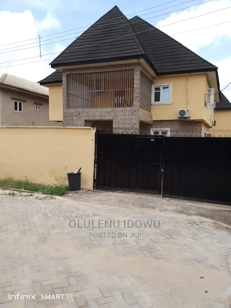 Furnished 2bdrm Block of Flats in Alimosho for sale in Alimosho