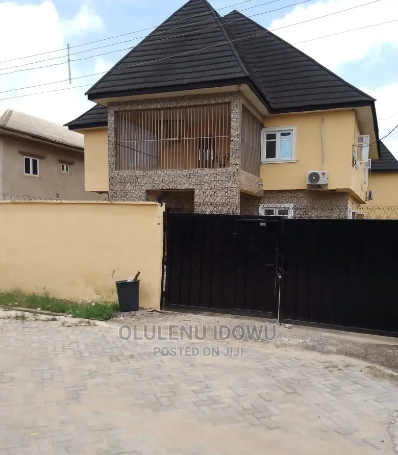Furnished 2bdrm Block of Flats in Alimosho for sale in Alimosho