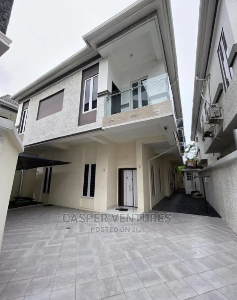 5bdrm Duplex in Chevron for sale in Chevron