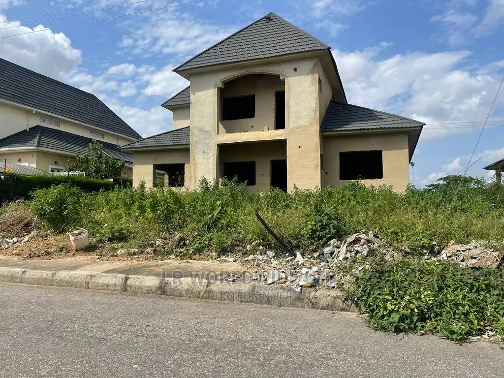 4bdrm Penthouse in Lugbe District for sale in Lugbe District