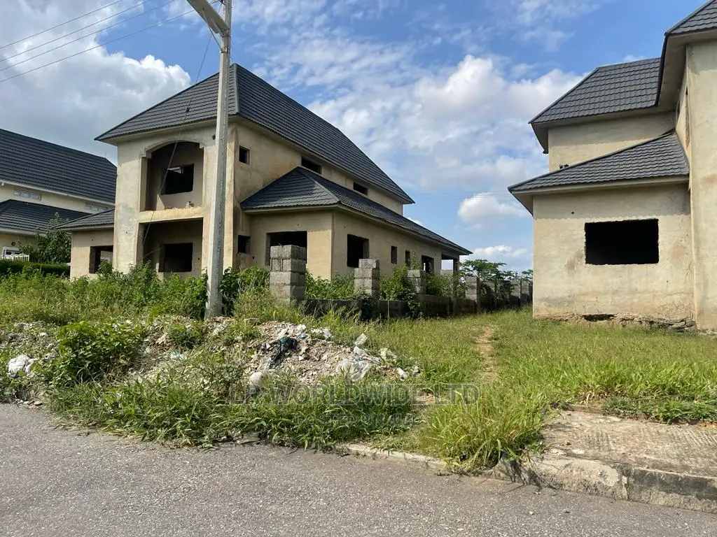 4bdrm Penthouse in Lugbe District for sale in Lugbe District