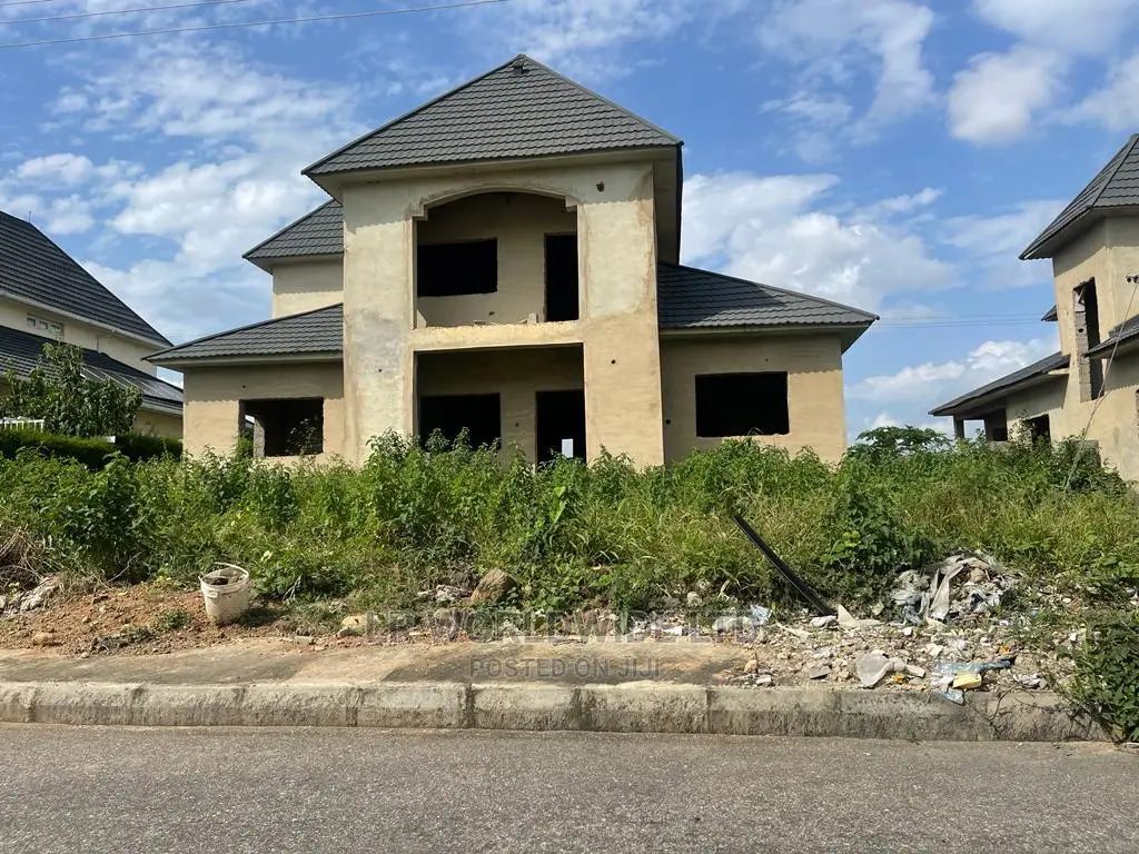 4bdrm Penthouse in Lugbe District for sale in Lugbe District