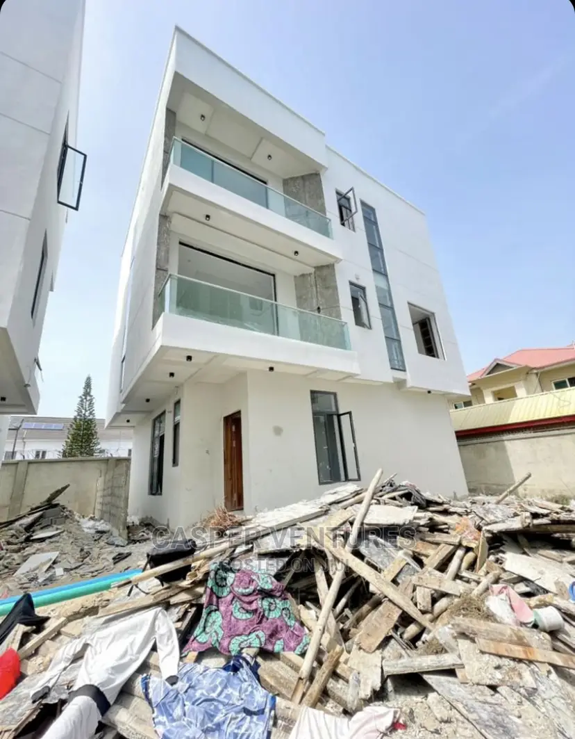 4bdrm Duplex in Lekki for sale in Lekki Phase 1