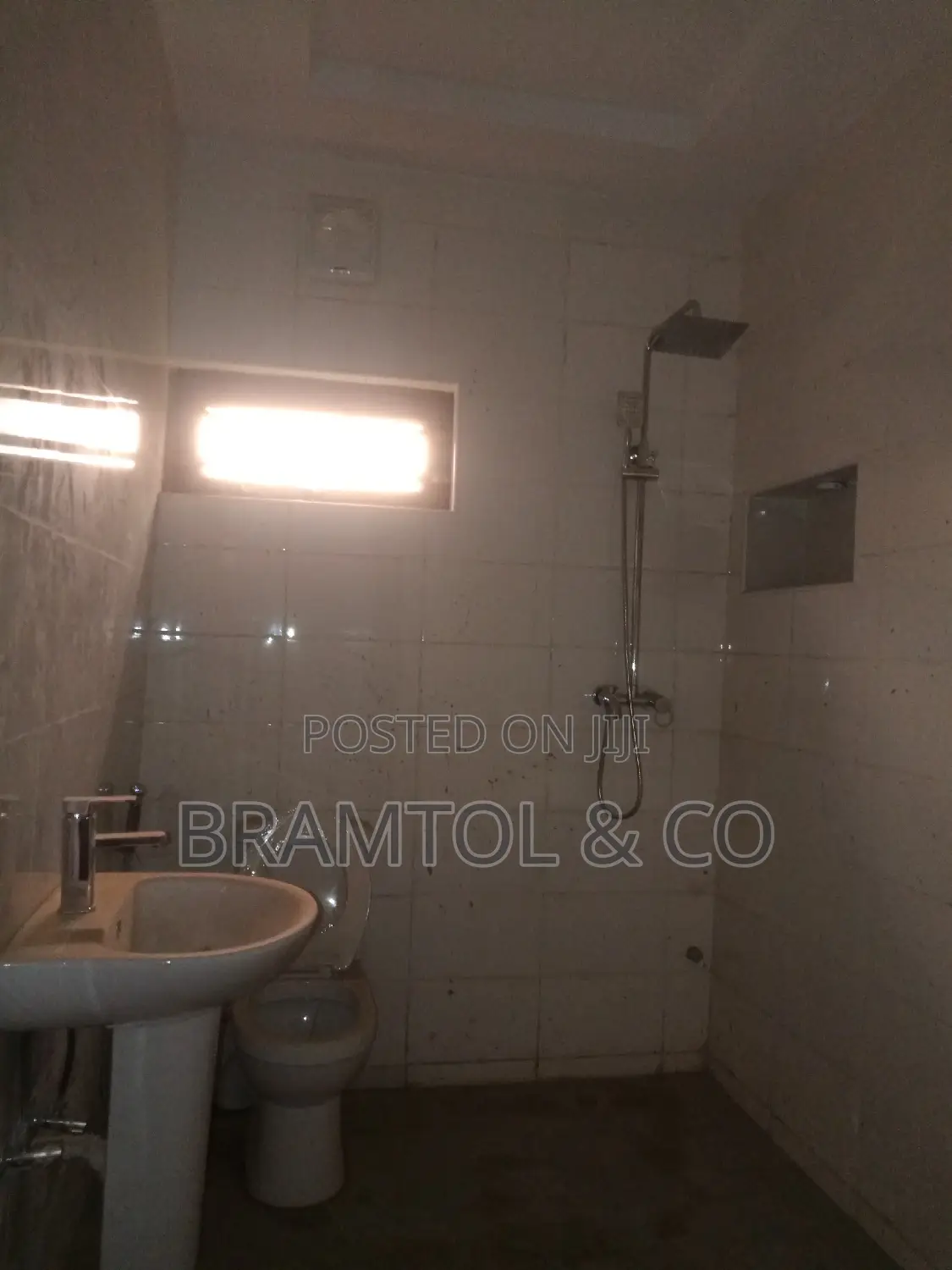 3bdrm Block of Flats in With Bq, Durumi for rent in Durumi