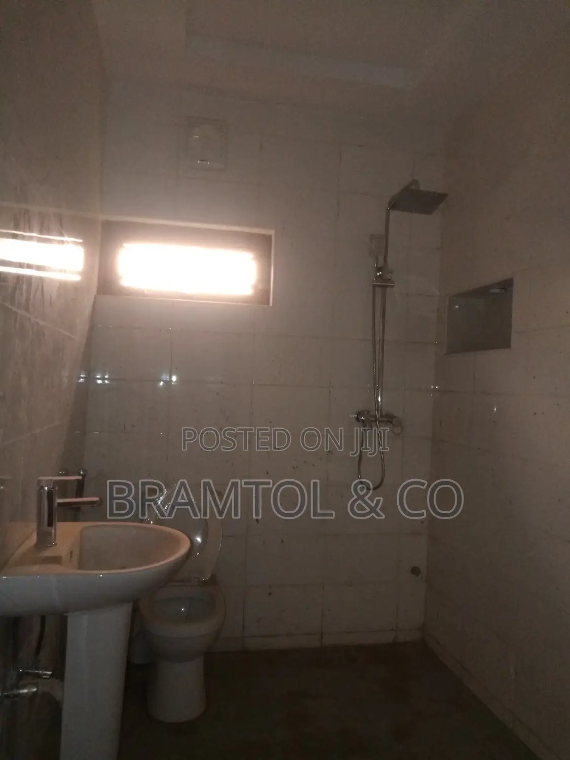 3bdrm Block of Flats in With Bq, Durumi for rent in Durumi