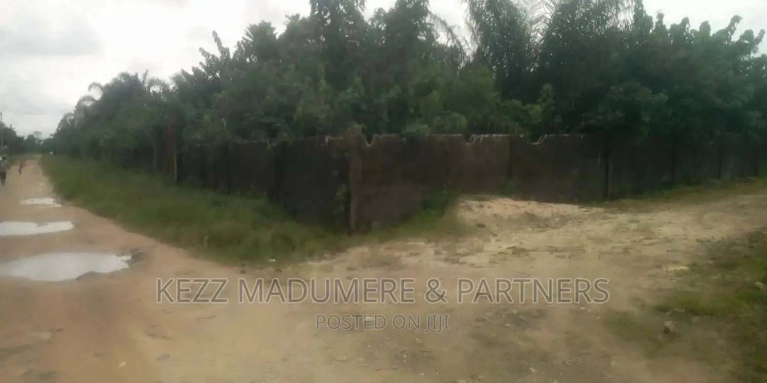 For Sale : Land at Eliozu / G.U.Aker Rd in Port-Harcourt