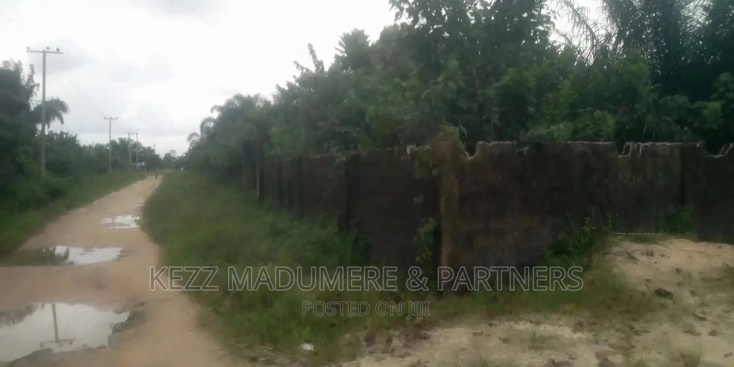 For Sale : Land at Eliozu / G.U.Aker Rd in Port-Harcourt