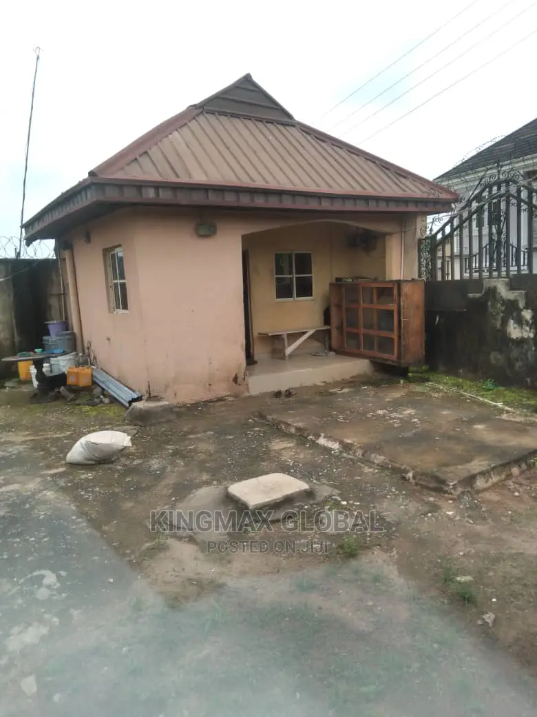 3bdrm Block of Flats in Lucky Estate, Benin City for sale in Benin City