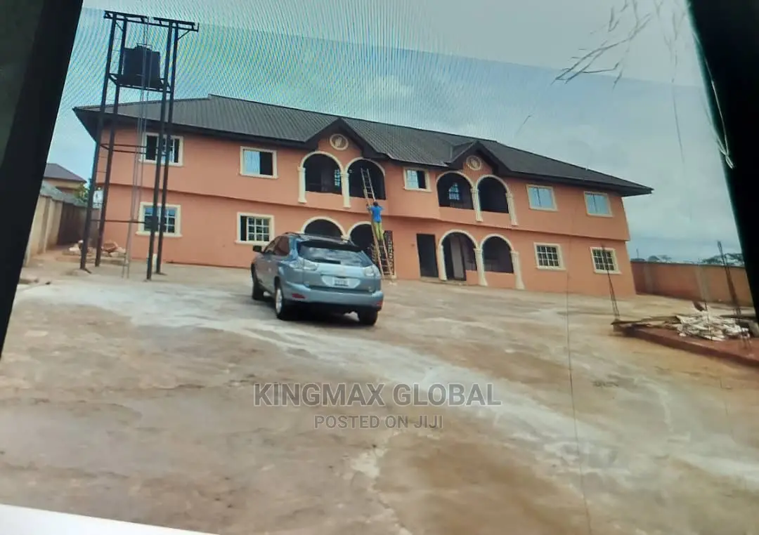 3bdrm Block of Flats in Lucky Estate, Benin City for sale in Benin City